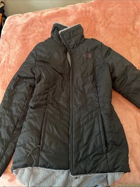 The North Face Women's Black reversible Quilted and fluffy Puffer Jacket